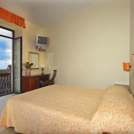 Del Corso ホテル 3*